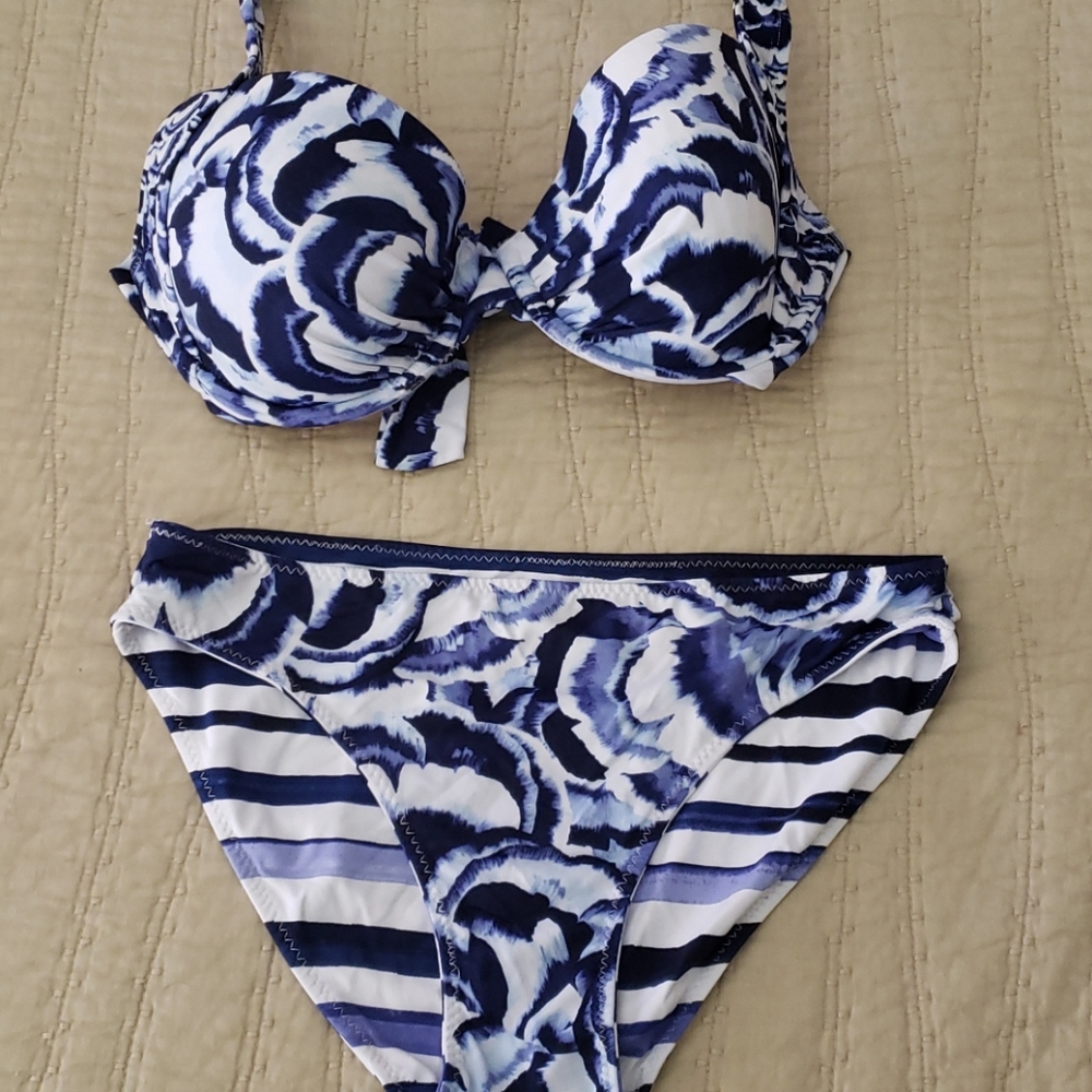 Blue tie dye looking Bikini set